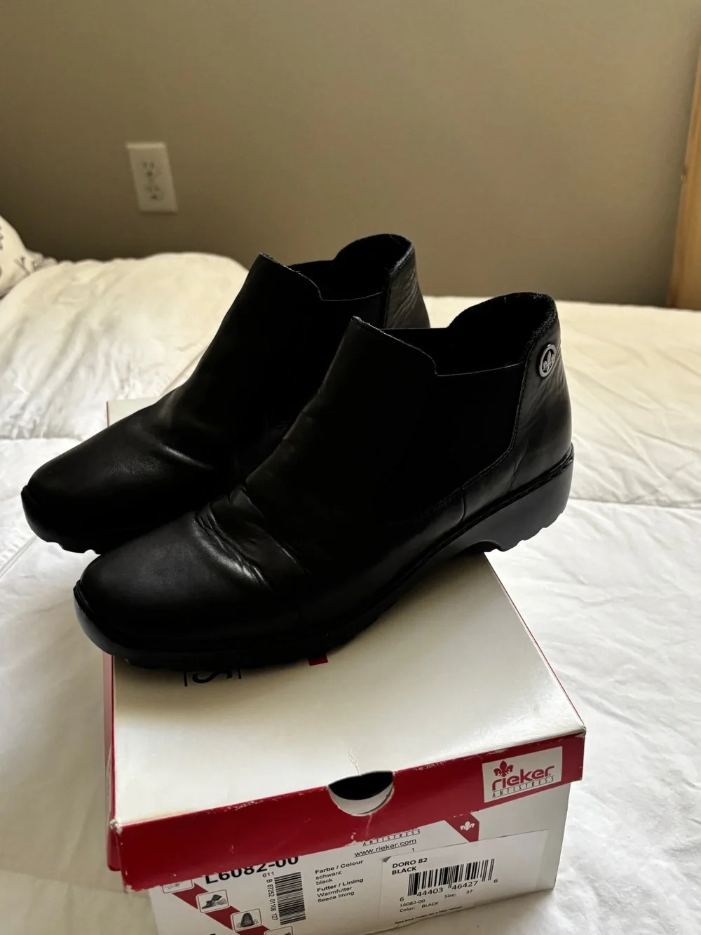 Rieker Black Leather Chukka Boots for Ladies